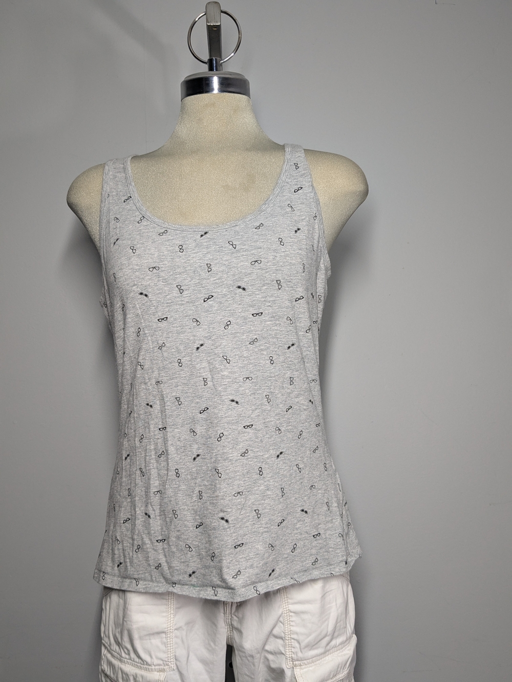 Light Gray Sleeveless Tank Top with Eyewear Print